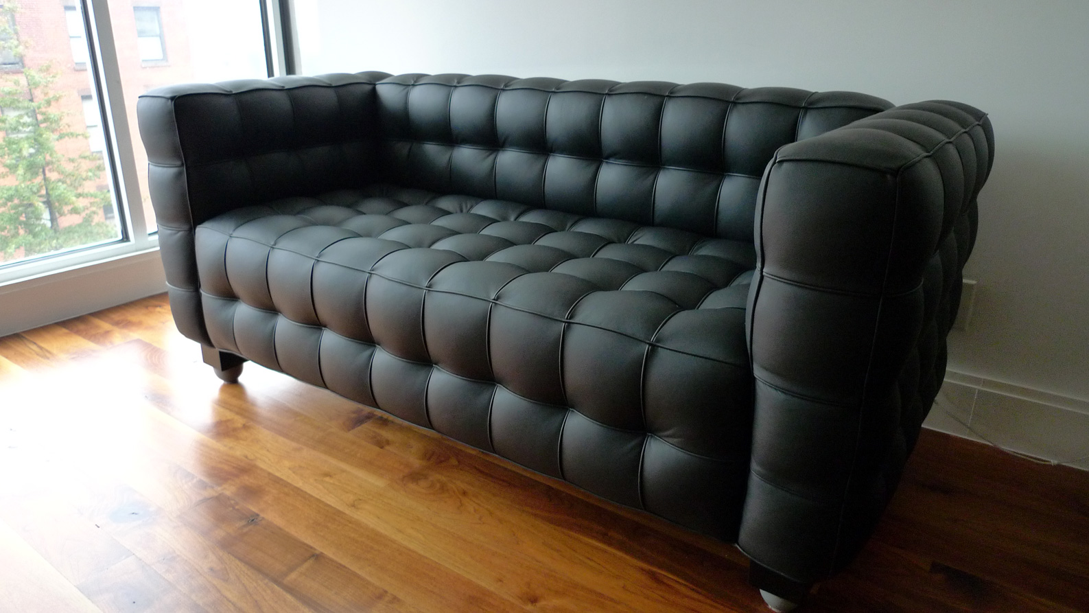 Flot 2 personers sofa i sort