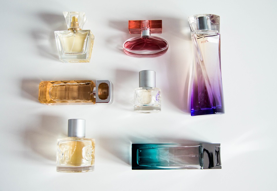 Mange forskellige parfumer